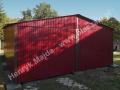 Wiśniowy podwójny garaż blaszany z dachem i bramami wzmocnionymi profilem zamknietym